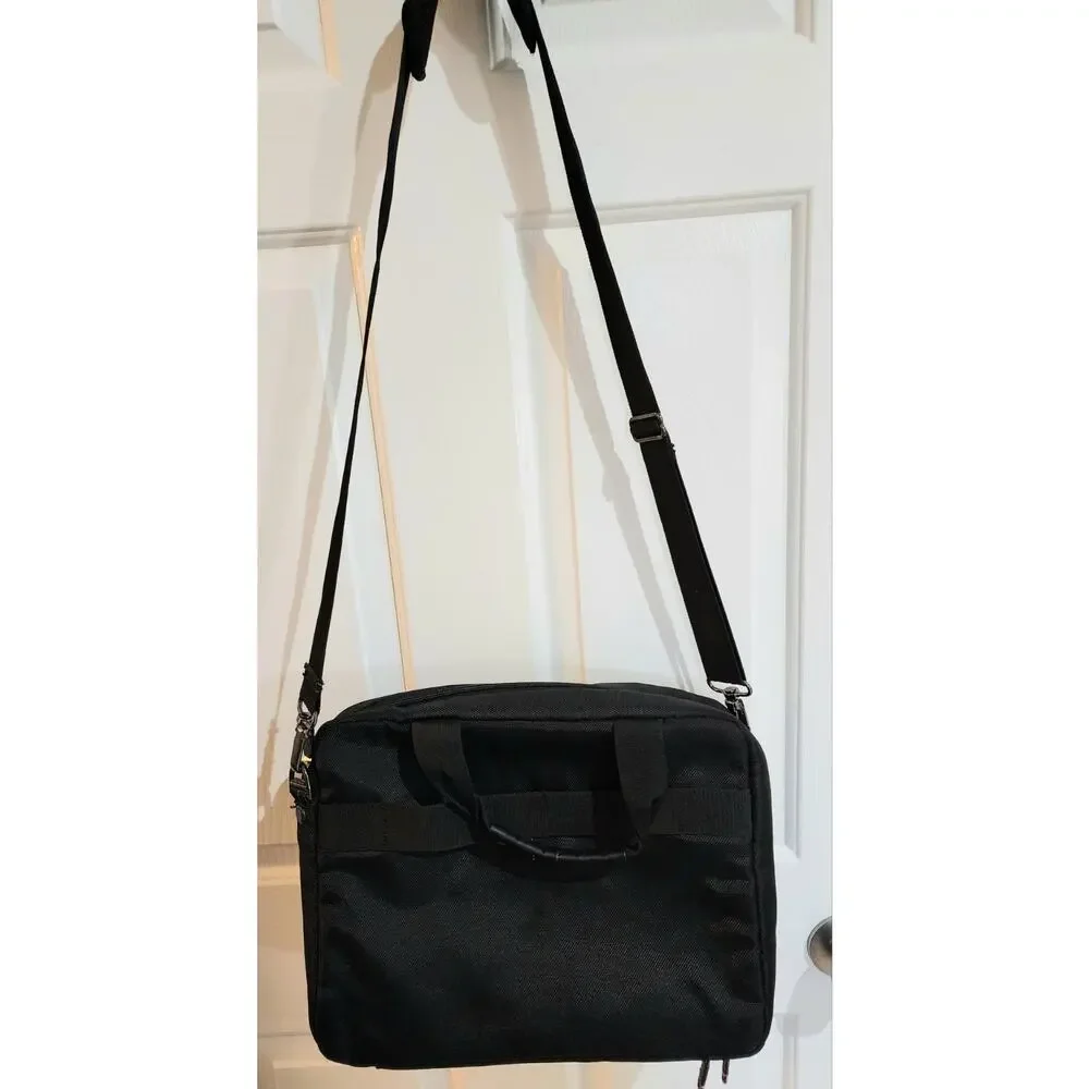 Samsonite Laptop Shuttle Bag Black 15.6” Padded Case Adjustable Strap Mint Cond.